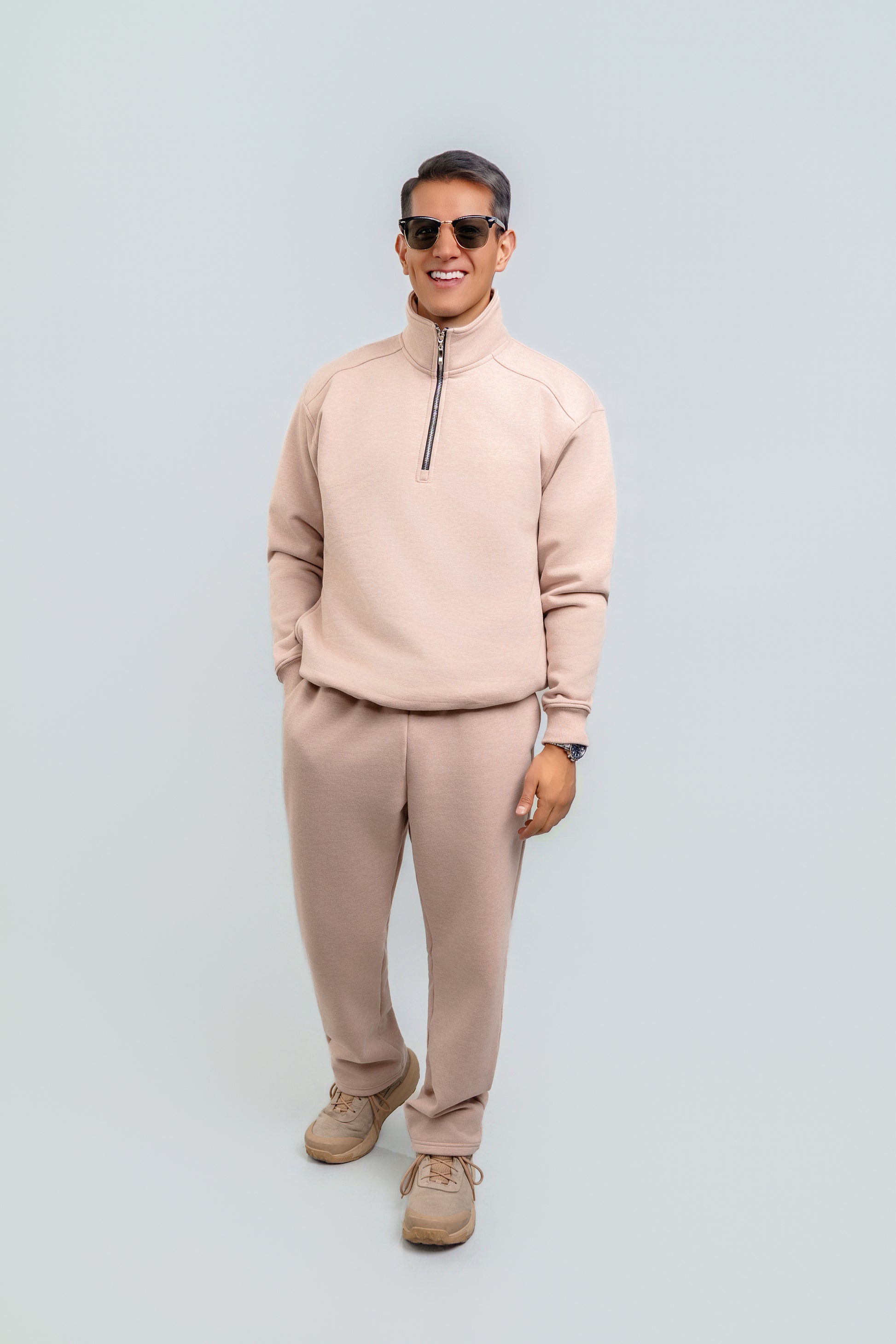 Set Beatline Arena — conjunto chaqueta y pantalón minimalista hecho en Ecuador 315GSM, COFRA STUDIO